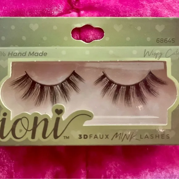 Makeup Bundle NIB - Picture 4 of 10